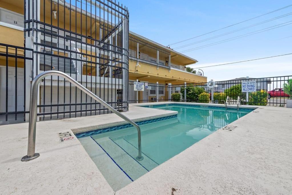 1Br With Pool Parking Pets Next To Beach 6 Διαμέρισμα Μιρτλ Μπιτς Εξωτερικό φωτογραφία